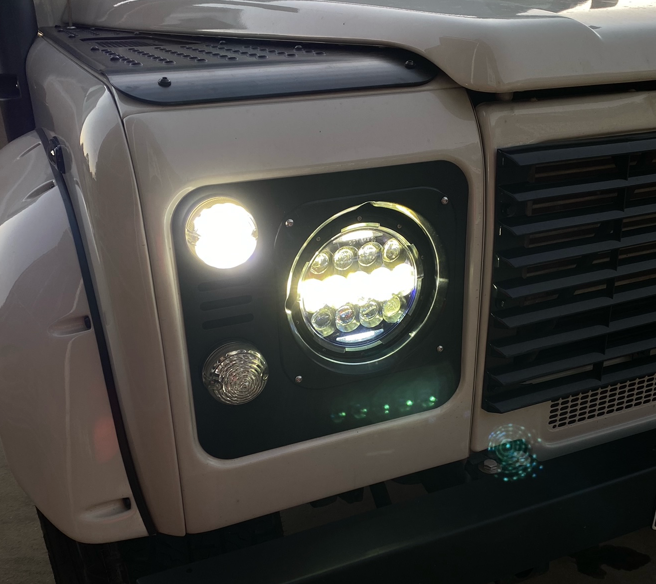 Land Rover Defender/Perentie/D1/RRCm LED Headlight Kit