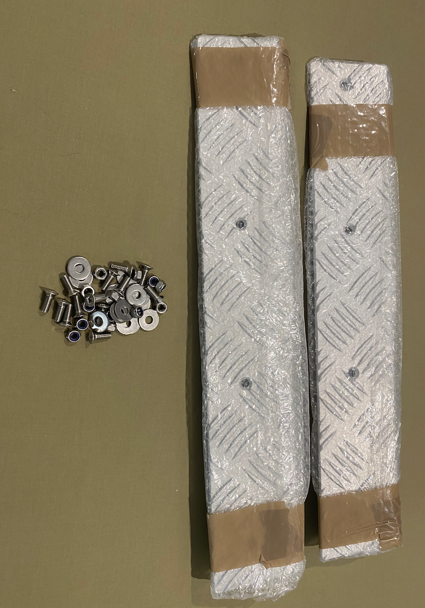 Land Rover Defender 110/Perentie Patriot Rear Corner Protectors Silver ...