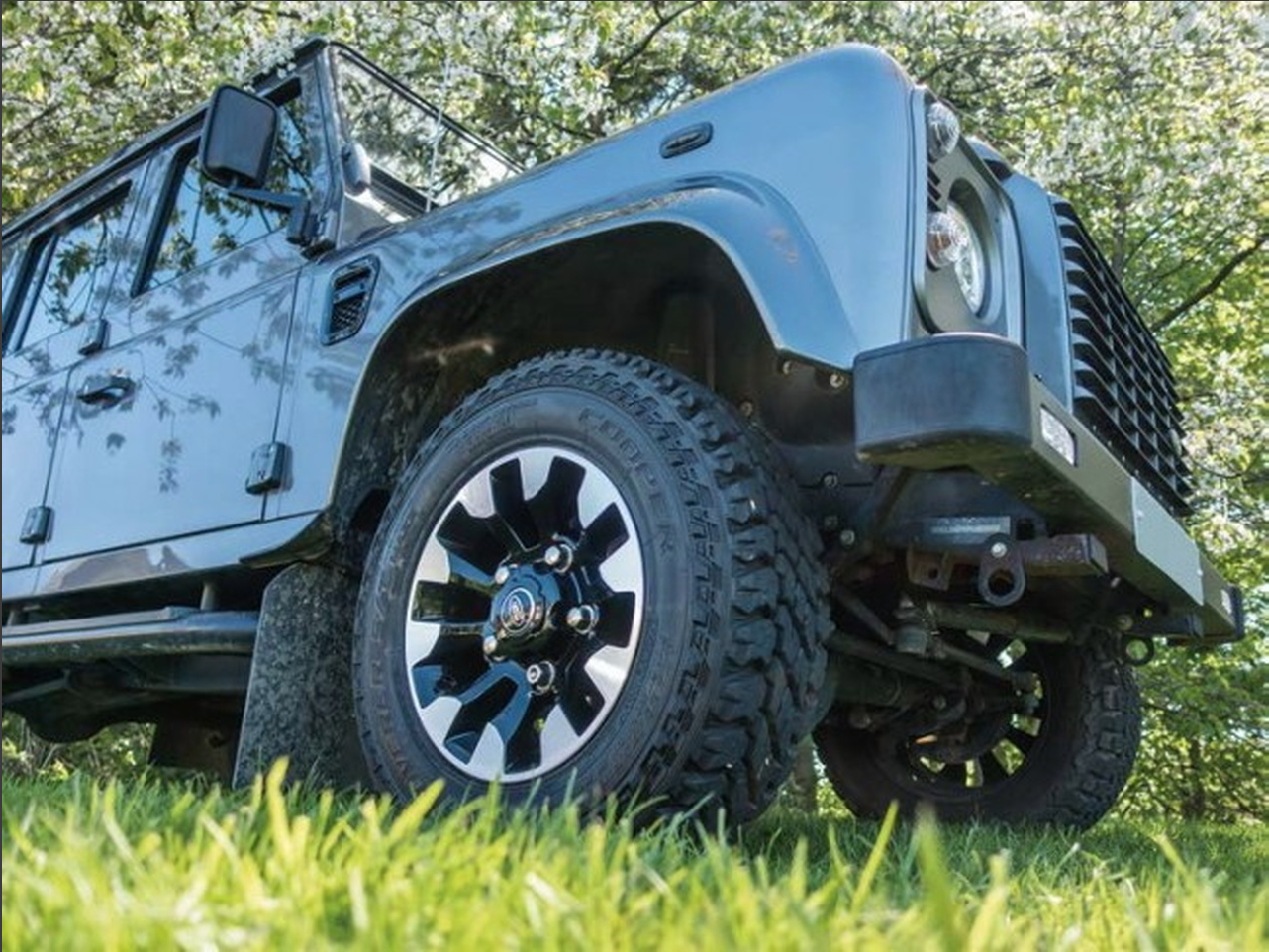 Defender 200. Диски Defender. Defender Diamond. Литые диски для Дефендер 90. Диски Дефендер производитель.