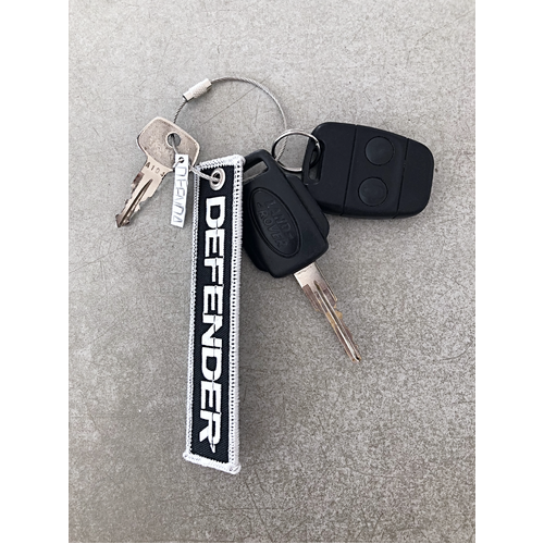 Land Rover Defender Key Ring Silver On Black
