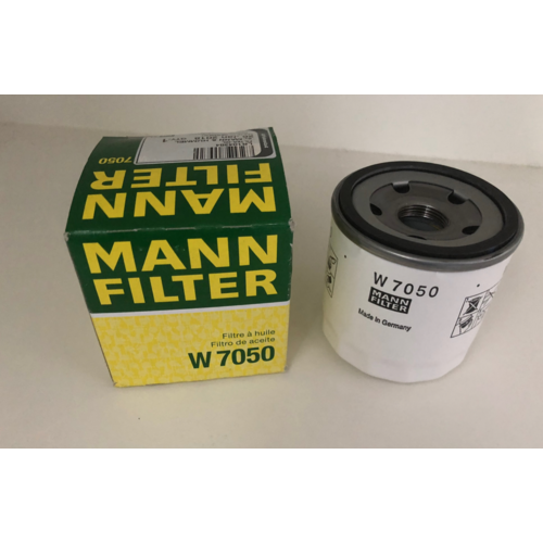 Land Rover Defender Puma 2.2 Oil Filter LR104384