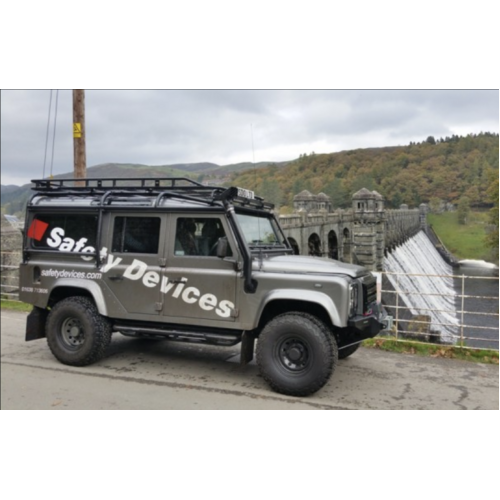 Land Rover Defender 8 Point Roll Cage