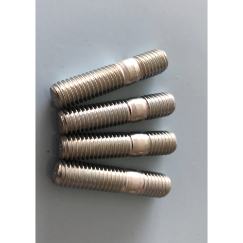 Land Rover Def/Disc TD5 Manifold Studs x4 TE108052