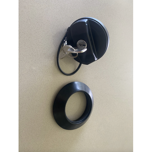 Land Rover Defender Fuel Neck Seal and Filler Cap